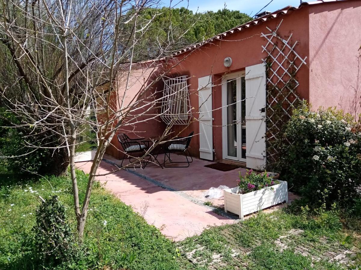 Hotel Au Mas Saint Pierre Pignans Exterior foto